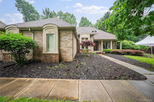 8487 Sherwood Dr, Grosse Ile, MI, 48138-3003 | Card Image