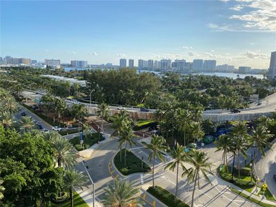 940 - 19201 Collins Ave, Condo with 0 bedrooms, 1 bathrooms and null parking in Sunny Isles Beach FL | Image 2