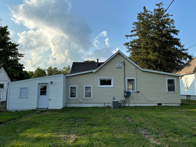 307 E Wilson St, House other with 3 bedrooms, 1 bathrooms and 1 parking in Villa Grove IL | Image 4