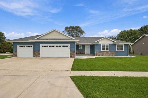 3137 Horton St, HOLMEN, WI, 54636-5600 | Card Image