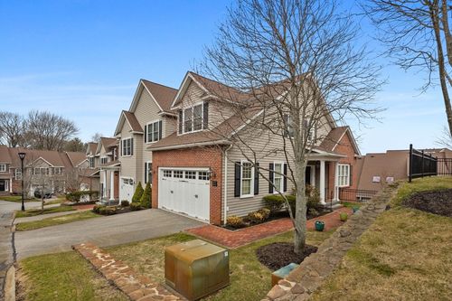 37-900 Lynnfield St, Lynnfield, MA, 01940-1575 | Card Image