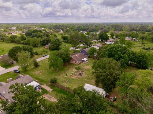 3979 County Road 962b, Alvin, TX, 77511-8677 | Card Image