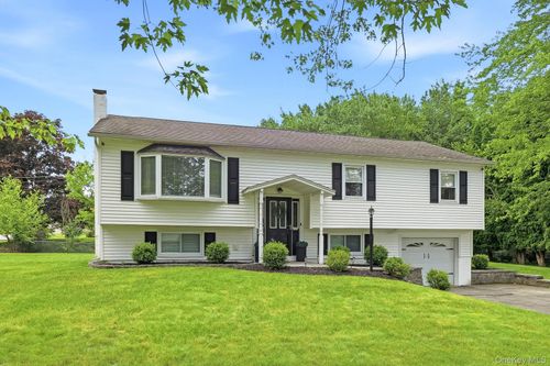 1 Craig Pl, Wappingers Falls, NY, 12590-4703 | Card Image
