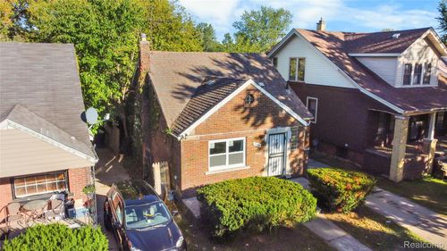 19324 Goulburn St, Detroit, MI, 48205-2121 | Card Image