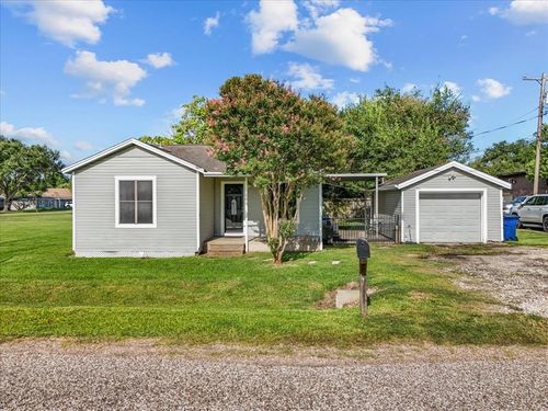 1312 22nd St N, Texas City, TX, 77590-5040 | Card Image