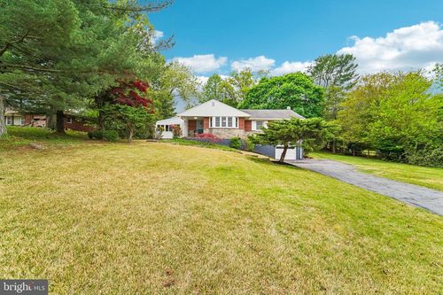 1905 Cedar Circle Dr, CATONSVILLE, MD, 21228-3742 | Card Image