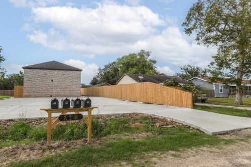 170 Bailey Ave, Bridge City, TX, 77611-3503 | Card Image
