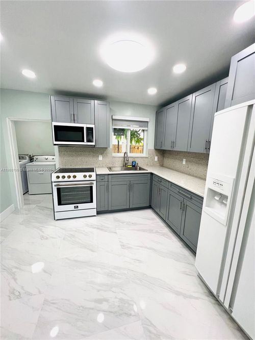 na-10370 Sw 174th Ter, Miami, FL, 33157-4262 | Card Image