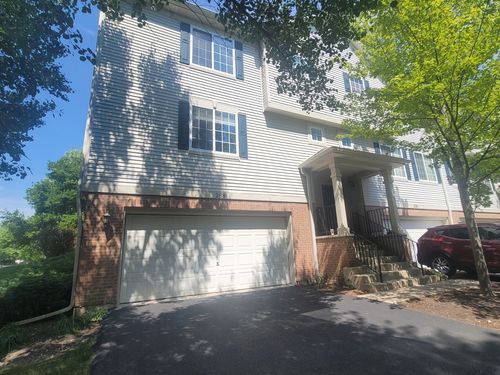 288 Evergreen Cir, Gilberts, IL, 60136-4049 | Card Image
