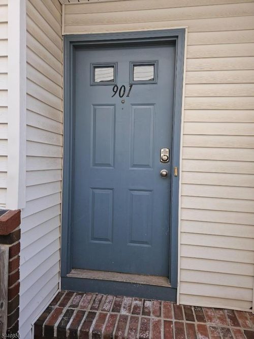 901 Reed Ct, Flemington, NJ, 08822-1879 | Card Image