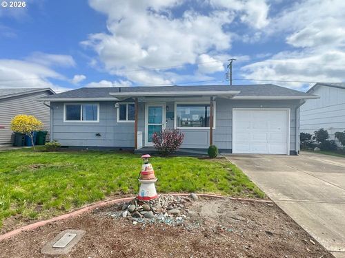 2080 Umpqua Rd, Woodburn, OR, 97071-2727 | Card Image