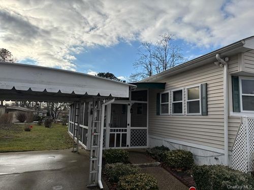 unit-282-1661 Old Country Rd, Riverhead, NY, 11901-4425 | Card Image