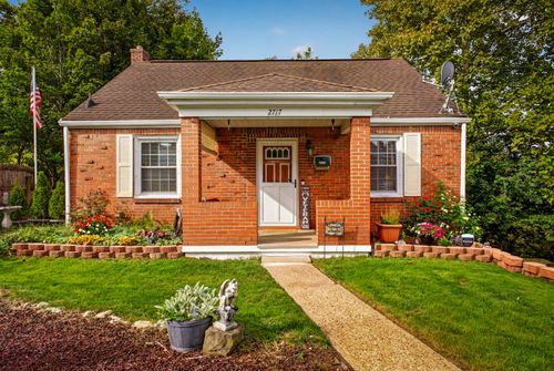 2717 Glenny Ln, West Mifflin, PA, 15122-3544 | Card Image