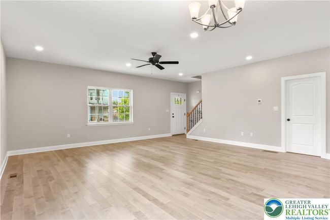 721 7 Th St, House other with 3 bedrooms, 3 bathrooms and null parking in Whitehall PA | Image 12