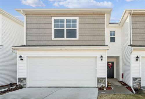 105 Oak Dr Se, Cedar Rapids, IA, 52403 | Card Image