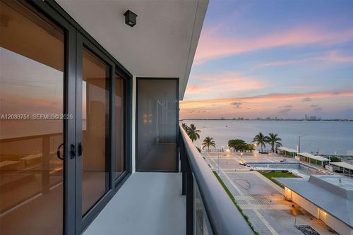 508-600 Ne 36th St, Miami, FL, 33137-3930 | Card Image