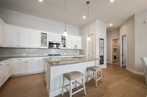 711 Waterbrook Pkwy, Argyle, TX, 76226-2320 | Card Image