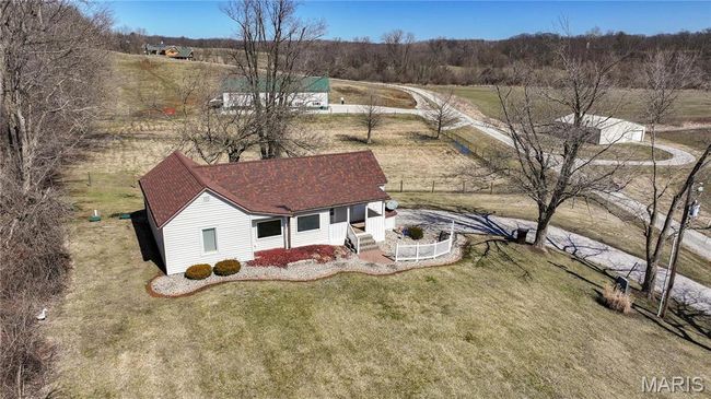 2445 Seiler Rd, House other with 3 bedrooms, 5 bathrooms and 2 parking in Alton IL | Image 8