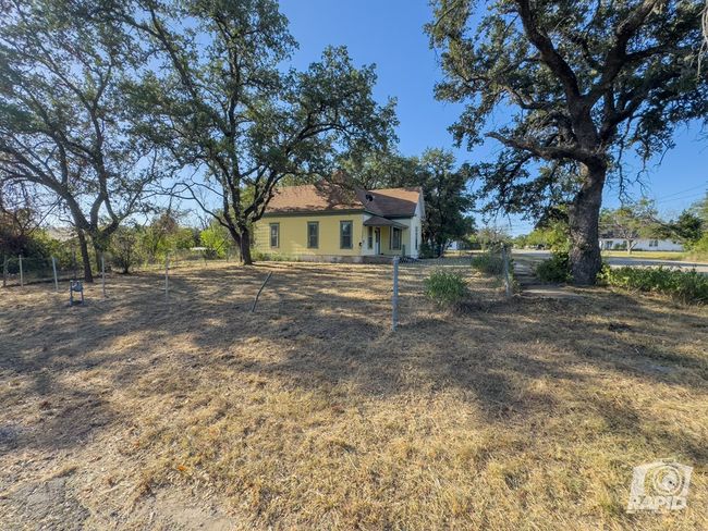 901 S Walnut St, House other with 3 bedrooms, 2 bathrooms and null parking in BRADY TX | Image 7