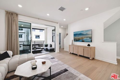 1685 Constellation Dr, San Pedro, CA, 90732-6109 | Card Image