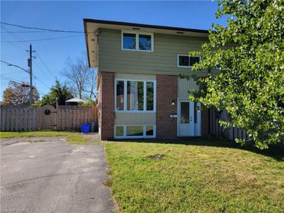 505 Oakwood Ave, House other with 3 bedrooms, 1 bathrooms and 4 parking in North Bay ON | Image 1