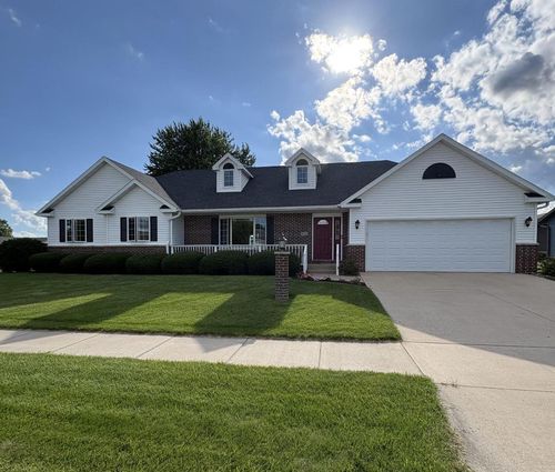 908 2nd Avenue E, Holmen, WI, 54636 | Card Image