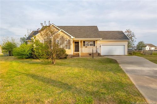 106 Celestial Pl, Pikeville, NC, 27863-9542 | Card Image