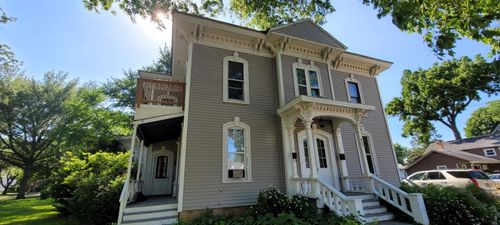 400 N 4th St, Oregon, IL, 61061-1243 | Card Image