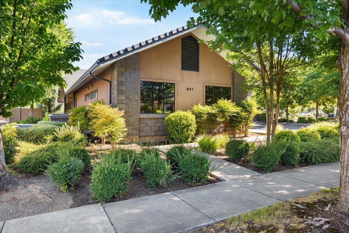 Commercial Lease in Medford 4