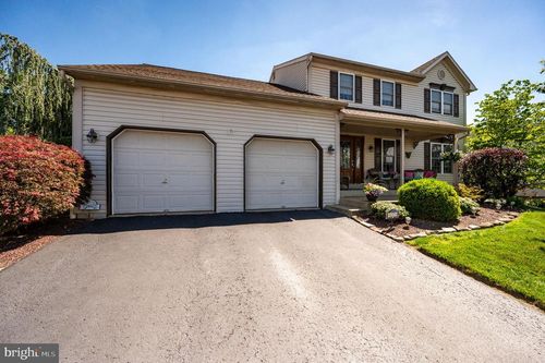 431 Augusta Dr E, SINKING SPRING, PA, 19608-2129 | Card Image