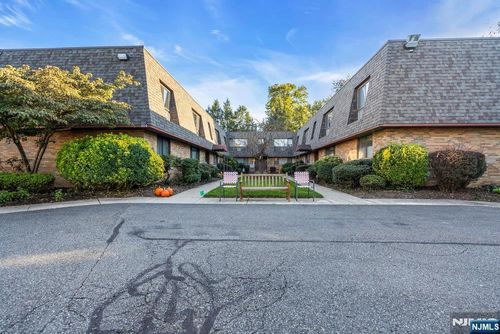 164 Diamond Bridge Ave, Hawthorne, NJ, 07506-1957 | Card Image