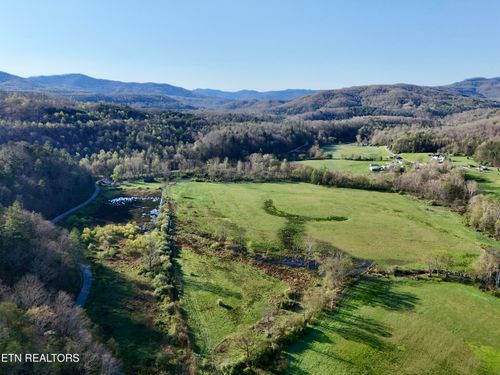 5640 Brimstone Rd, Robbins, TN, 37852-4910 | Card Image