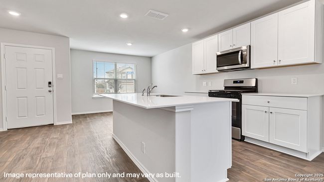 1136 Andean Emerald, House other with 5 bedrooms, 3 bathrooms and null parking in San Antonio TX | Image 4