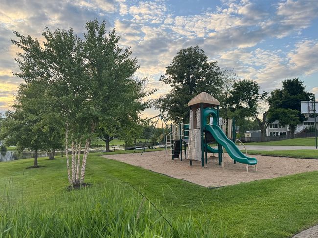 714 80 Th St, House other with 4 bedrooms, 2 bathrooms and 4 parking in Downers Grove IL | Image 43