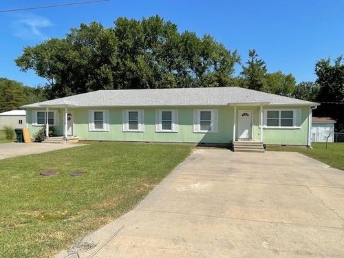 305 E Creager St, Frontenac, KS, 66763-2604 | Card Image