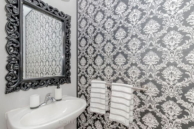 9 Dufay Rd, House attached with 4 bedrooms, 4 bathrooms and 3 parking in Brampton ON | Image 14