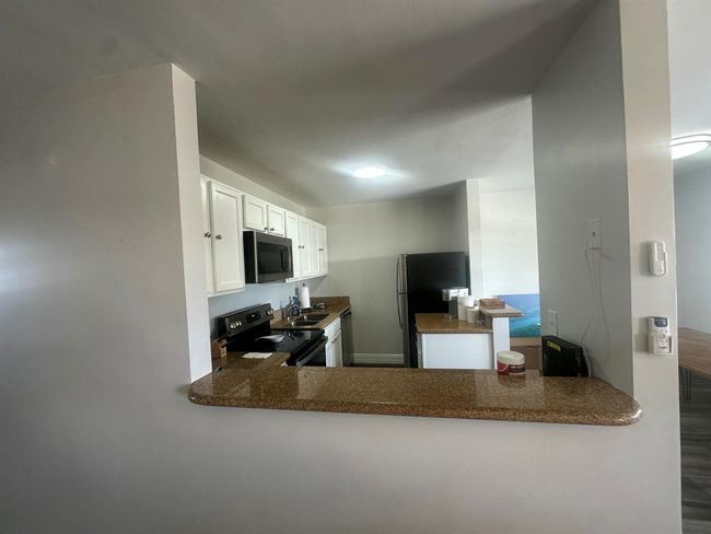 7 - 143 Yacht Club Drive Drive, Condo with 2 bedrooms, 1 bathrooms and null parking in North Palm Beach FL | Image 14