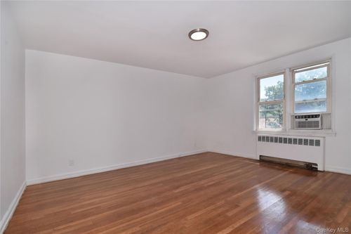 g-11-1549 Central Park Ave, Scarsdale, NY, 10583 | Card Image