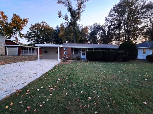 915 E Lafayette St, Olney, IL, 62450-2923 | Card Image