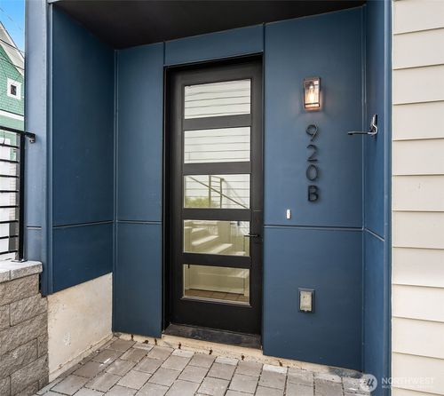 b-920 16th Ave, Seattle, WA, 98122-4530 | Card Image