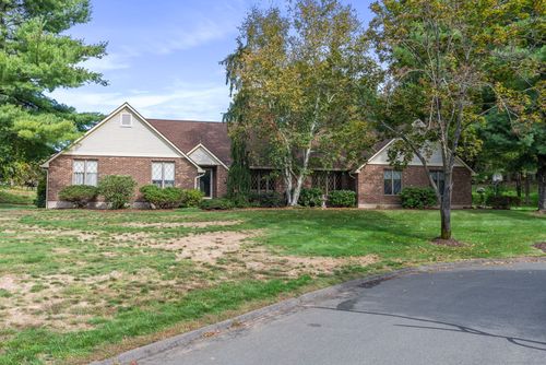 10 Cleary Ln, Windsor, CT, 06095-1661 | Card Image