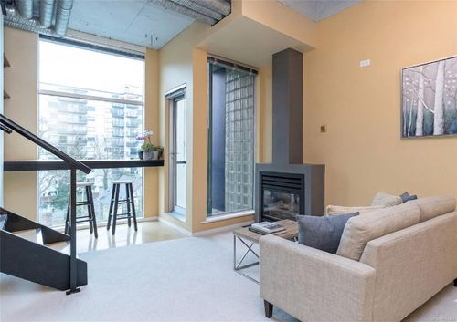 411-1061 Fort St, Victoria, BC, V8V5A1 | Card Image