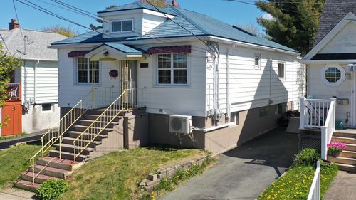 3681 High St, Halifax, NS, B3K4Y8 | Card Image