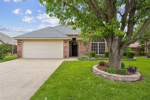 2676 Bent Tree Dr, Hurst, TX, 76054-2602 | Card Image