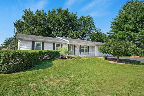 1309 Commonwealth Dr, Fort Atkinson, WI, 53538-1367 | Card Image