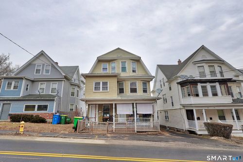 82 Bunker Hill Ave, Waterbury, CT, 06708-2209 | Card Image