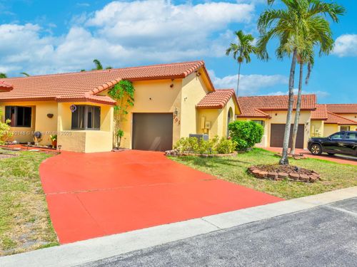 701 Sw 113th Ave, Pembroke Pines, FL, 33025-3418 | Card Image