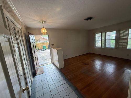 7007 Edgemoor Drive, Houston, TX, 77074 | Card Image