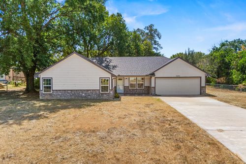 5250 Cooper St, Reno, TX, 75462-5702 | Card Image