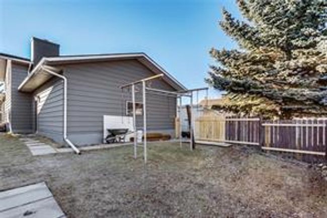 90 Bermuda Close Nw, House detached with 4 bedrooms, 2 bathrooms and 4 parking in Calgary AB | Image 28